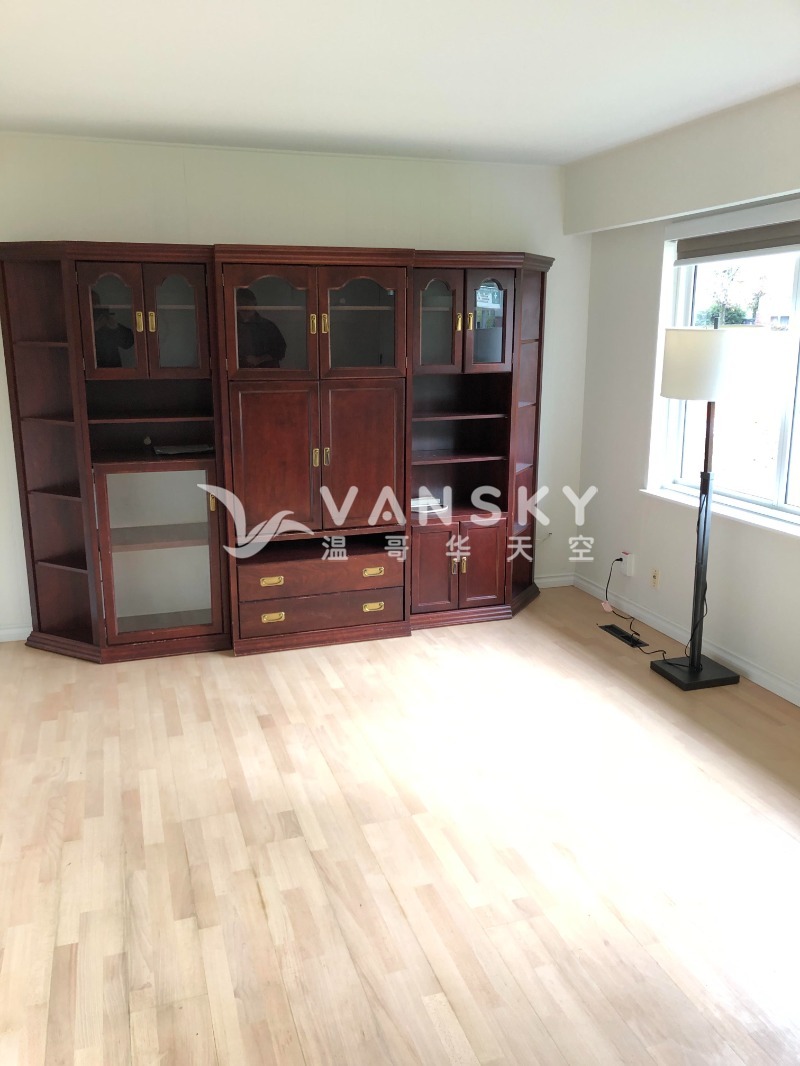 260101111119_living room2.JPG